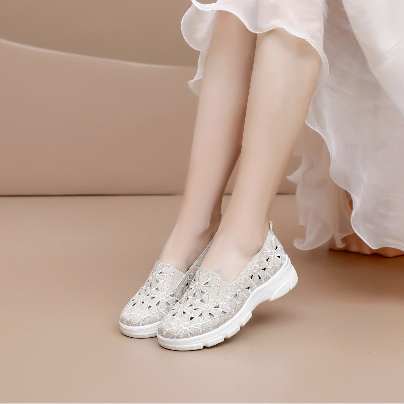Damen Slip-On Freizeit-Schuhe mit floralem Design R&B