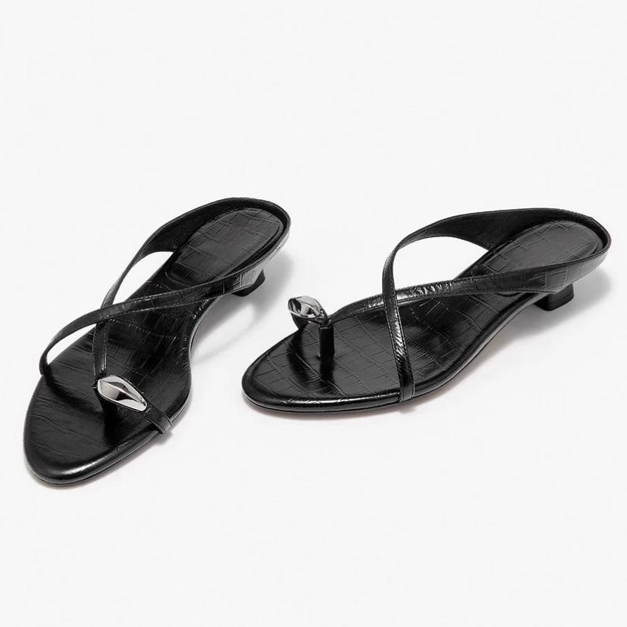Damen elegante Zehentrenner-Sandalen mit modischem Riemendesign und dekorativem Schmuckdetail R&B