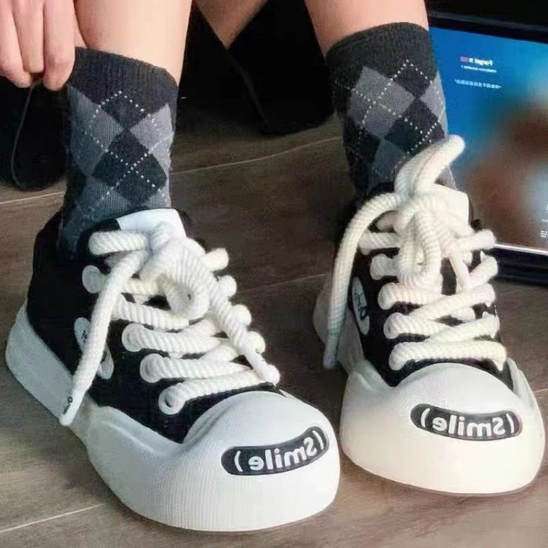 Damen Sportliche Sneaker mit modischem Textilobermaterial und klassischem Schnürsystem R&B
