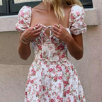 Damen Sommerliches Blumenkleid mit hochgeschlossenem Ausschnitt und Puffärmeln R&B