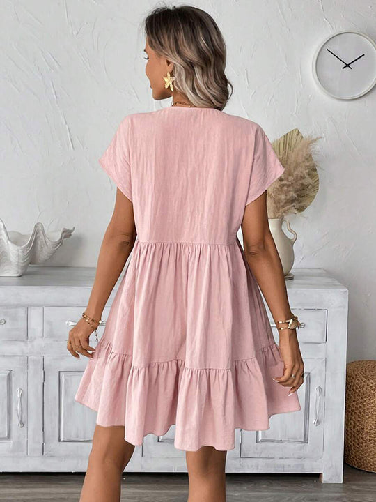 Damen kurzes Sommerkleid mit tiefem V-Ausschnitt und Rüschensaum R&B