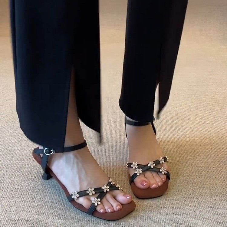 Damen elegante Sandalen mit floralen Akzenten R&B