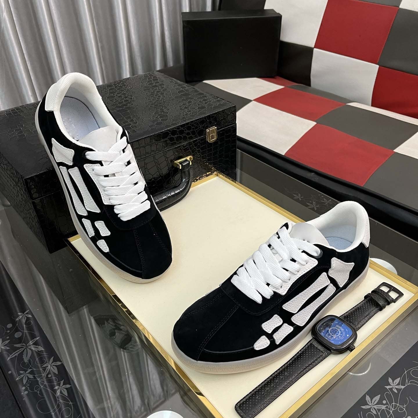 Damen Sportliche Sneakers mit einzigartiger Oberflächenstruktur R&B
