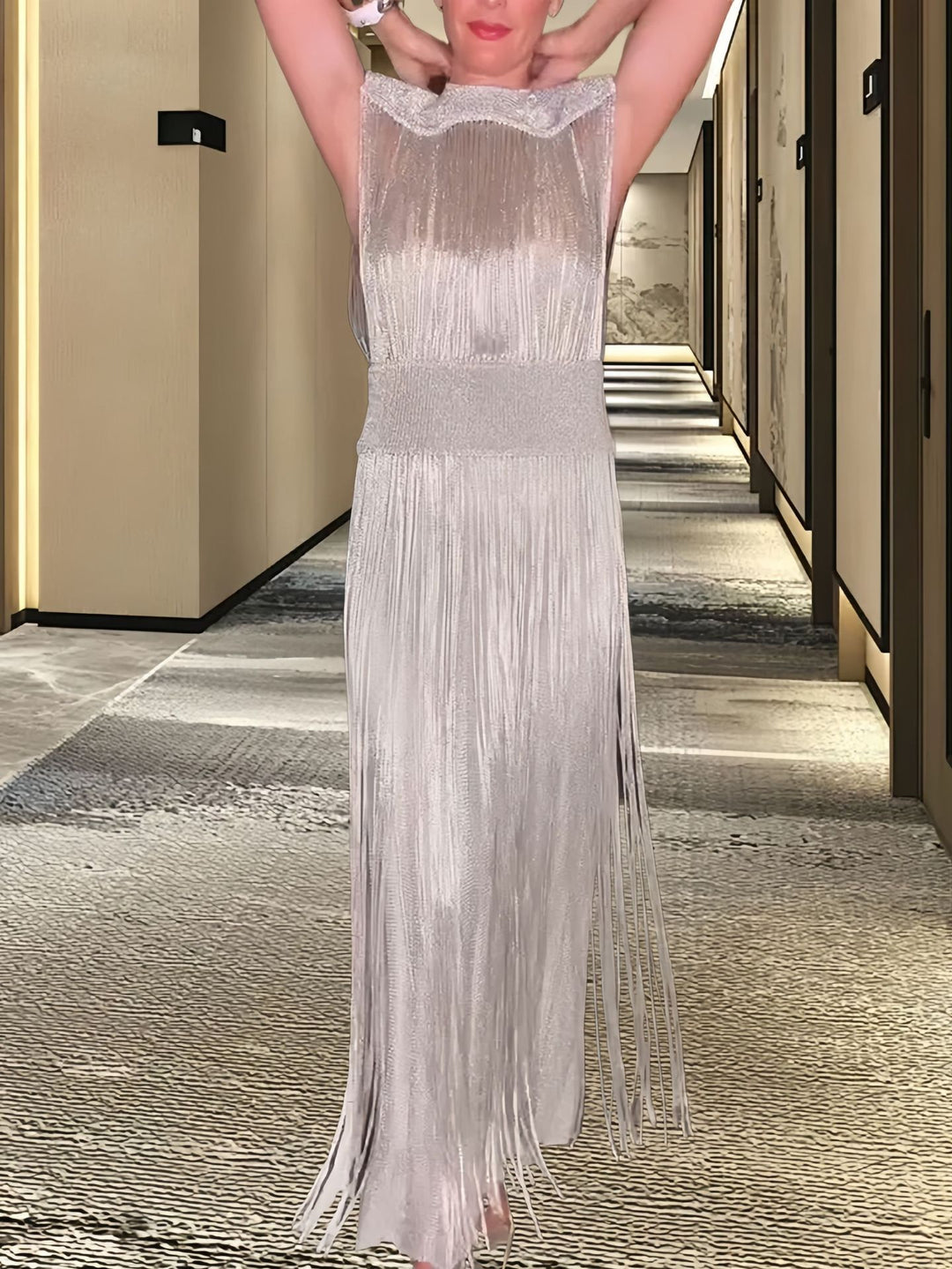 Damen Elegantes Abendkleid mit schwingendem Saum R&B