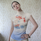 Damen figurbetontes T-Shirt mit eleganter Goldfisch-Illustration R&B