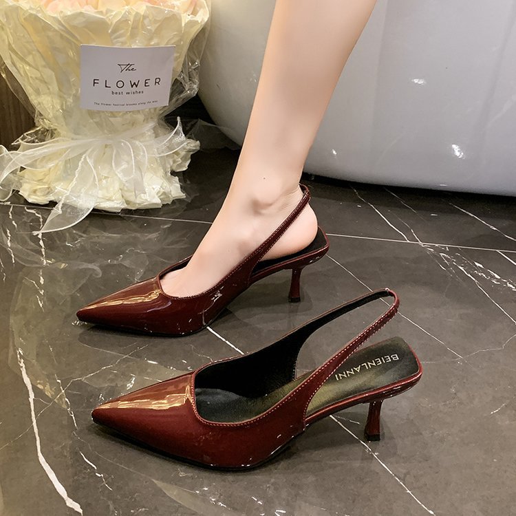 Damen Slingback-Pumps mit spitz zulaufendem Design und eleganter Hochglanz-Oberfläche R&B