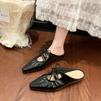 Damen Elegante Mules mit glänzendem Obermaterial und verspielten Schleifen R&B