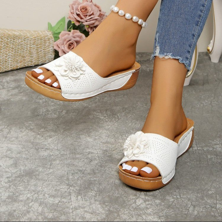 Damen Komfortabele Pantoletten mit floralem Detail R&B