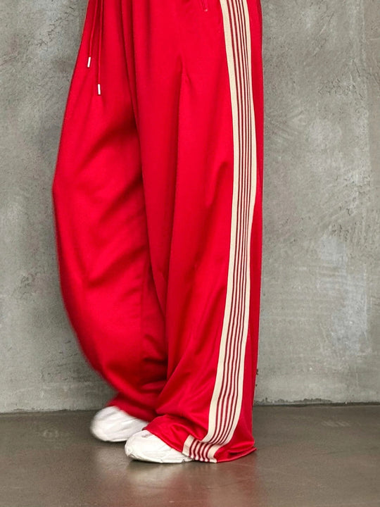 Damen weite Sporthose mit diagonalen Streifen R&B