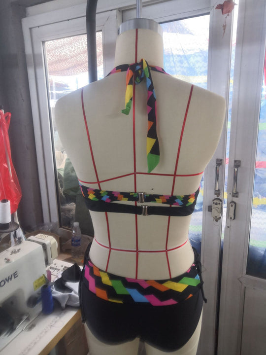 Damen Sportliches Bikini-Set mit verstellbaren Trägern und modischem Farbdesign R&B