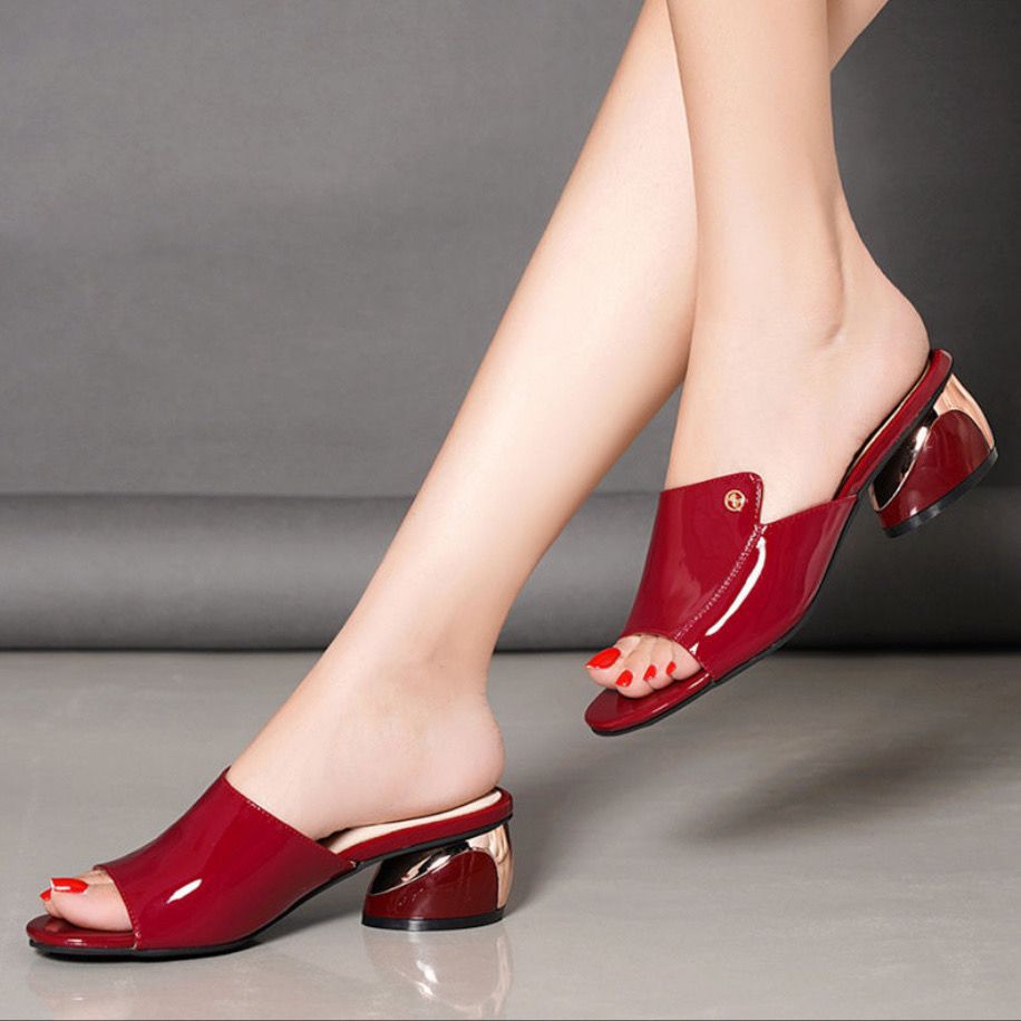 Damen Elegante Mules mit glänzendem Absatz