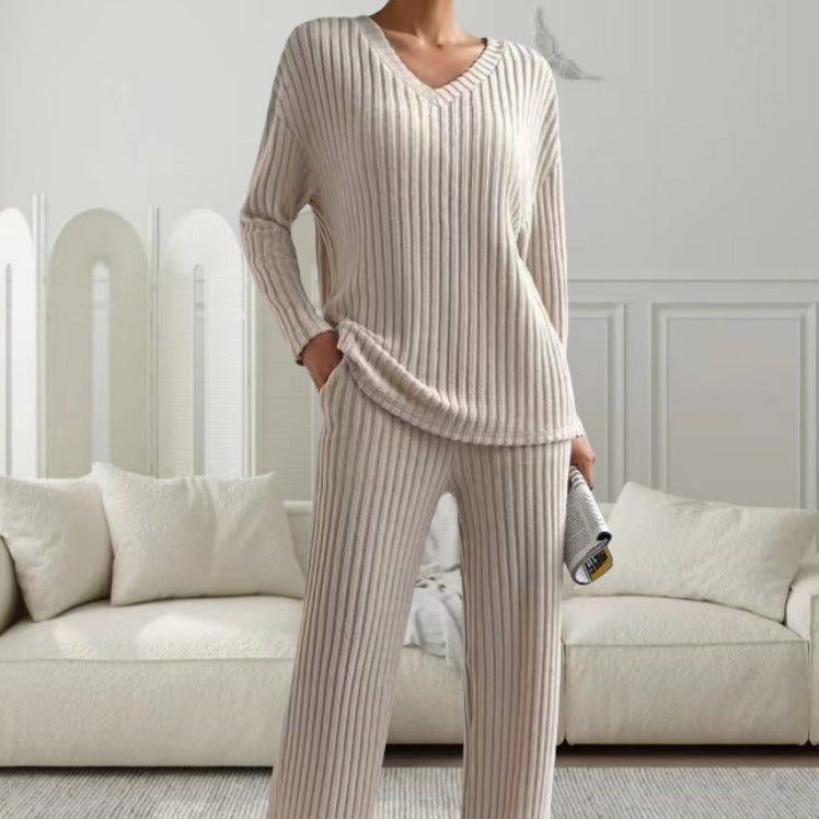 Damen Strickanzug mit modischem V-Ausschnitt und feinem Rippdesign R&B