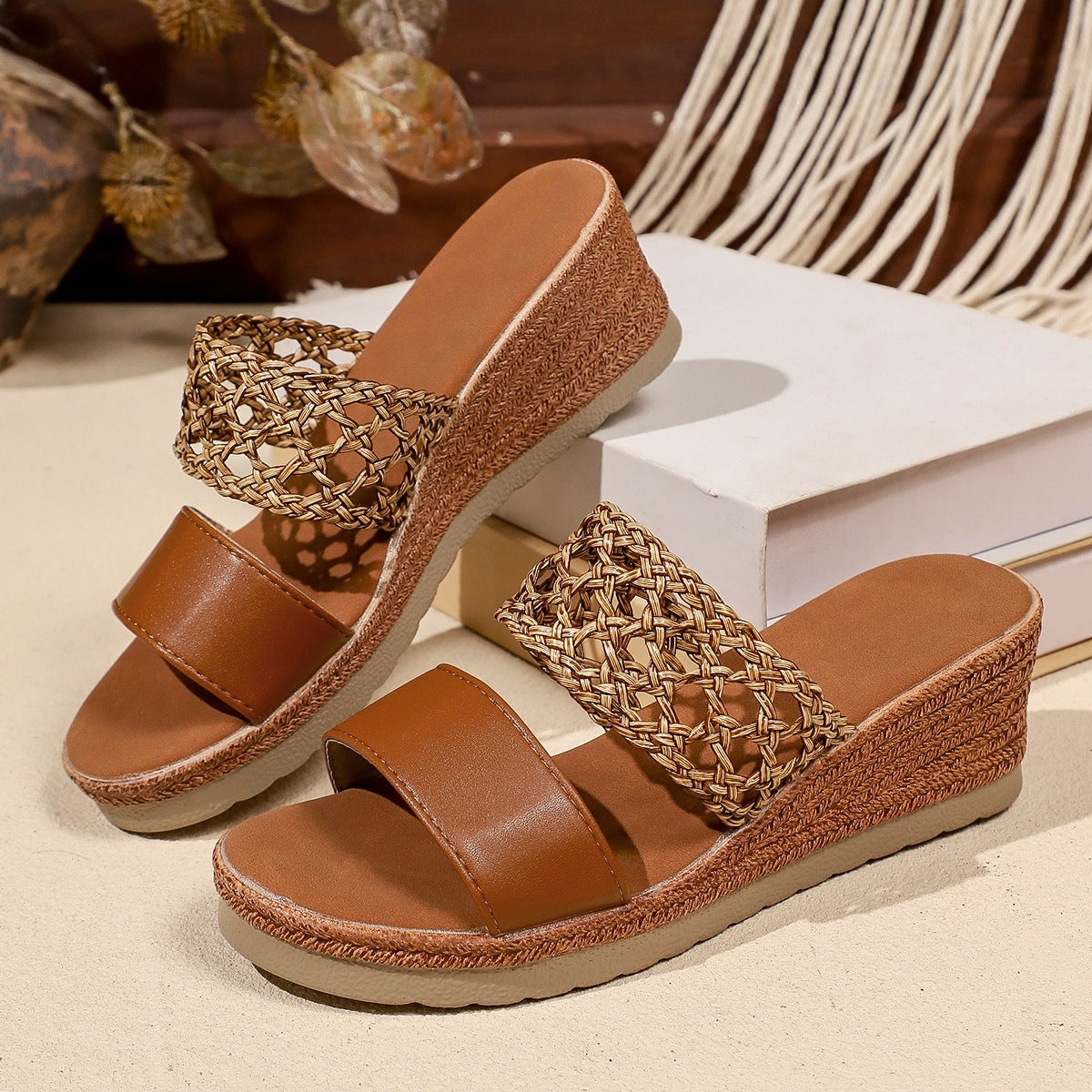 Damen Wedge-Pantoletten mit geflochtenem Riemen und komfortablem Fußbett