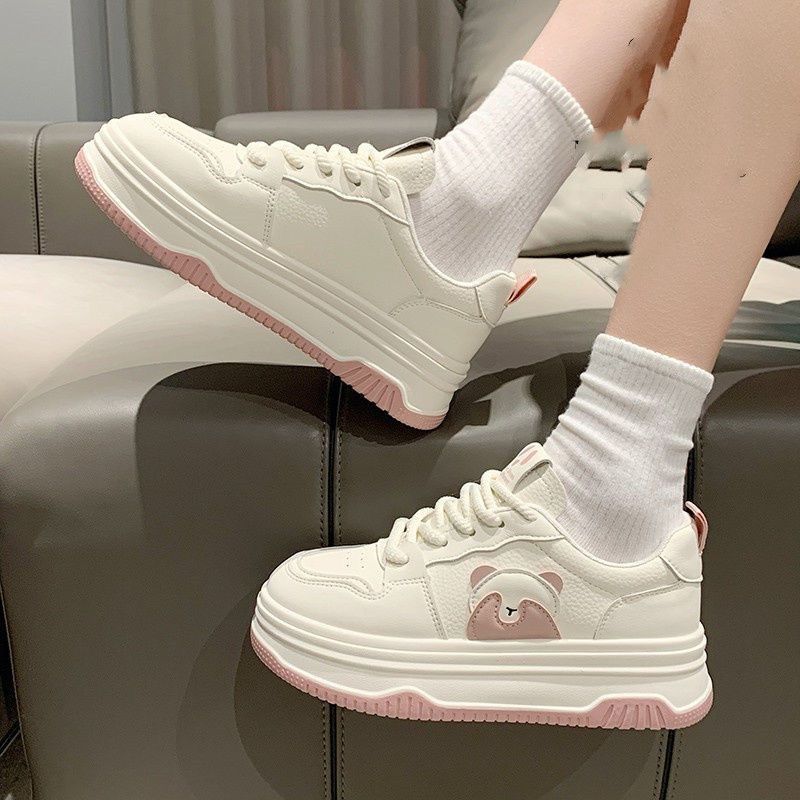Damen Sneakers mit attraktivem Pandadesign von R&B