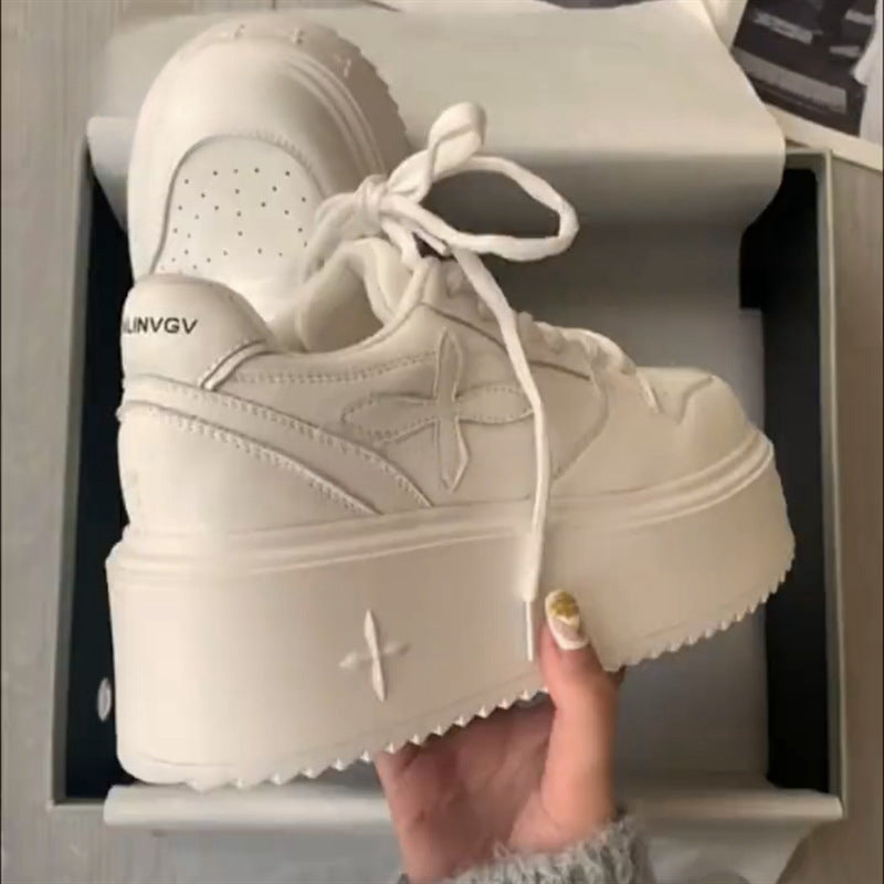 Damen Plateau-Sneaker mit modischem Design und stabiler Sohle R&B