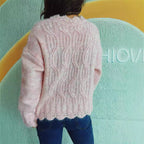 Damen Grobstrickpullover mit romantischem Wellenmuster und volumetrischen Ärmeln R&B