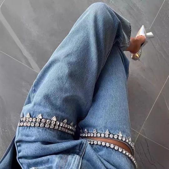 Damen Jeans mit strassbesetzten Ausschnitten und legerem Schnitt R&B