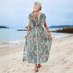 Damen Maxikleid mit verspieltem Mustermix und Rüschendetails