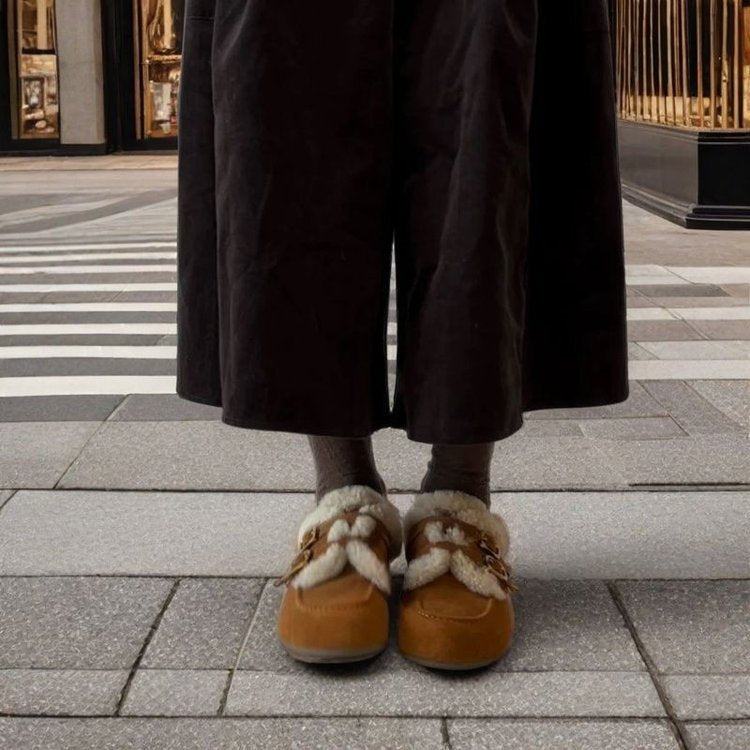 Damen Flauschige Filzpantoffeln mit dekorativem Riemendesign R&B