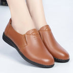 Damen Slipper aus hochwertigem Leder mit elastischem Einstieg und rutschfester Sohle R&B