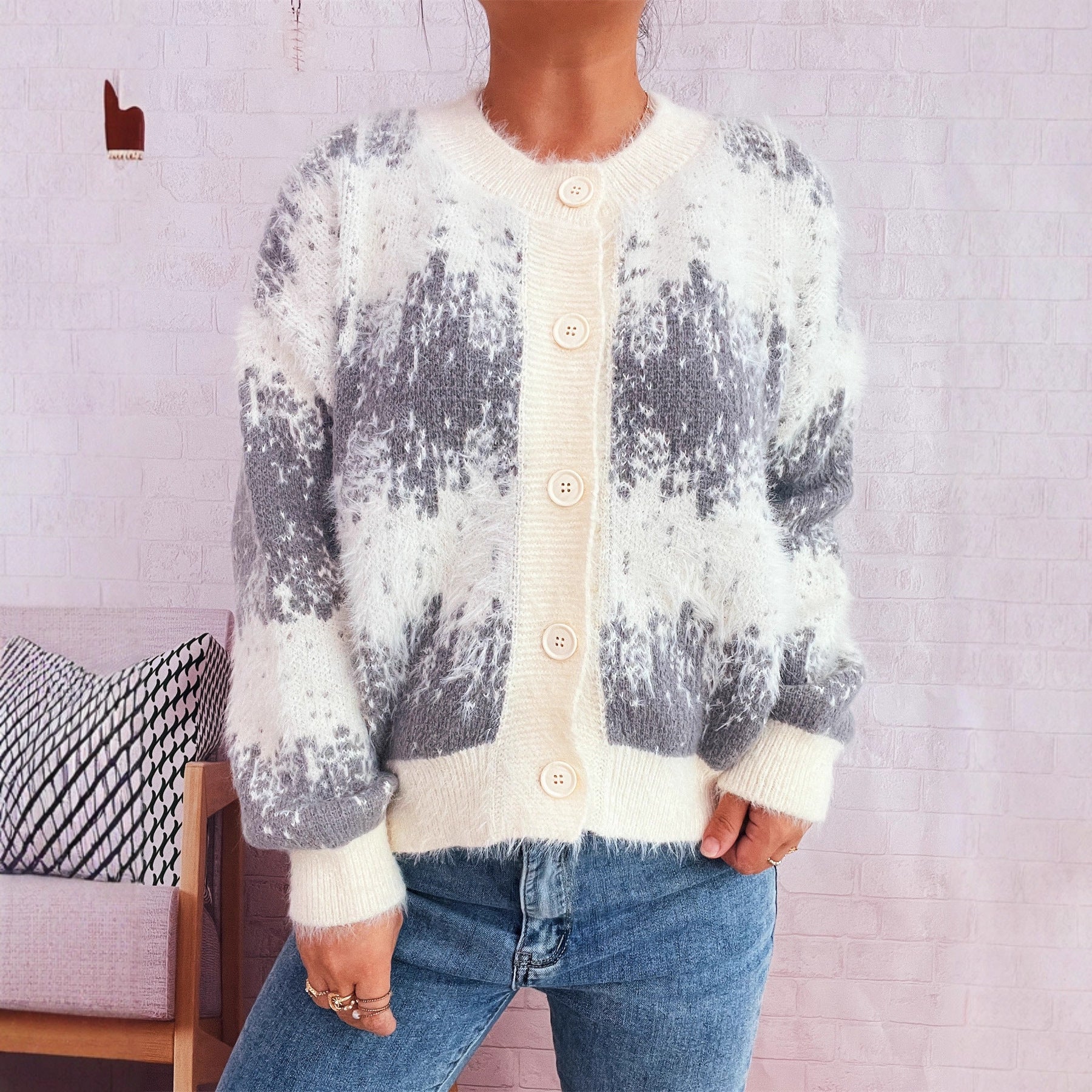 Damen kuschelige Strickjacke mit modischem Knopfdesign und weichem Material R&B