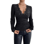 Damen nan tailliertes Langarm-Shirt mit tiefem Spitzen-Dekolleté, Raffung und Kristallbesatz R&B