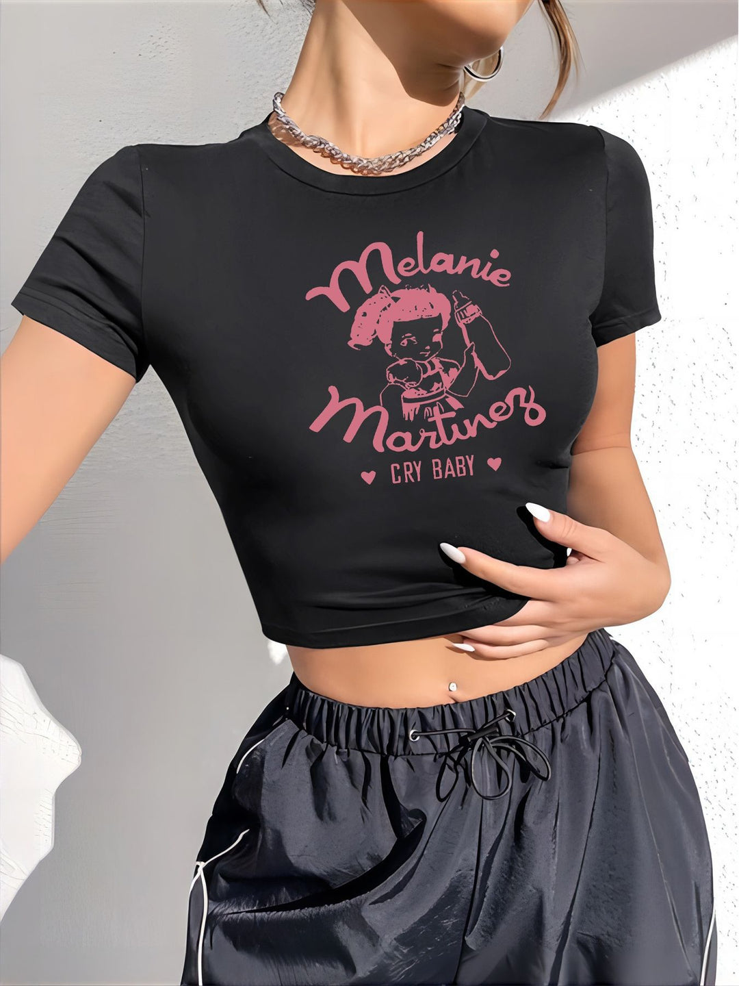 Damen Crop-T-Shirt mit kreativem Augenmotiv und Tourdruck R&B