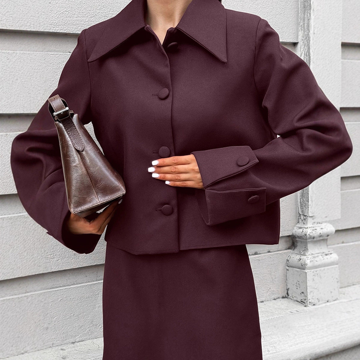 Damen Modische Kurzjacke mit schmalem Schnitt und eleganten Knopfdetails R&B