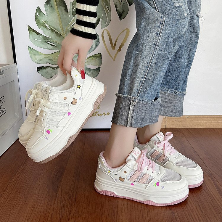 Damen modische Sneakers mit einzigartigen Verzierungen und komfortabler Dämpfung R&B