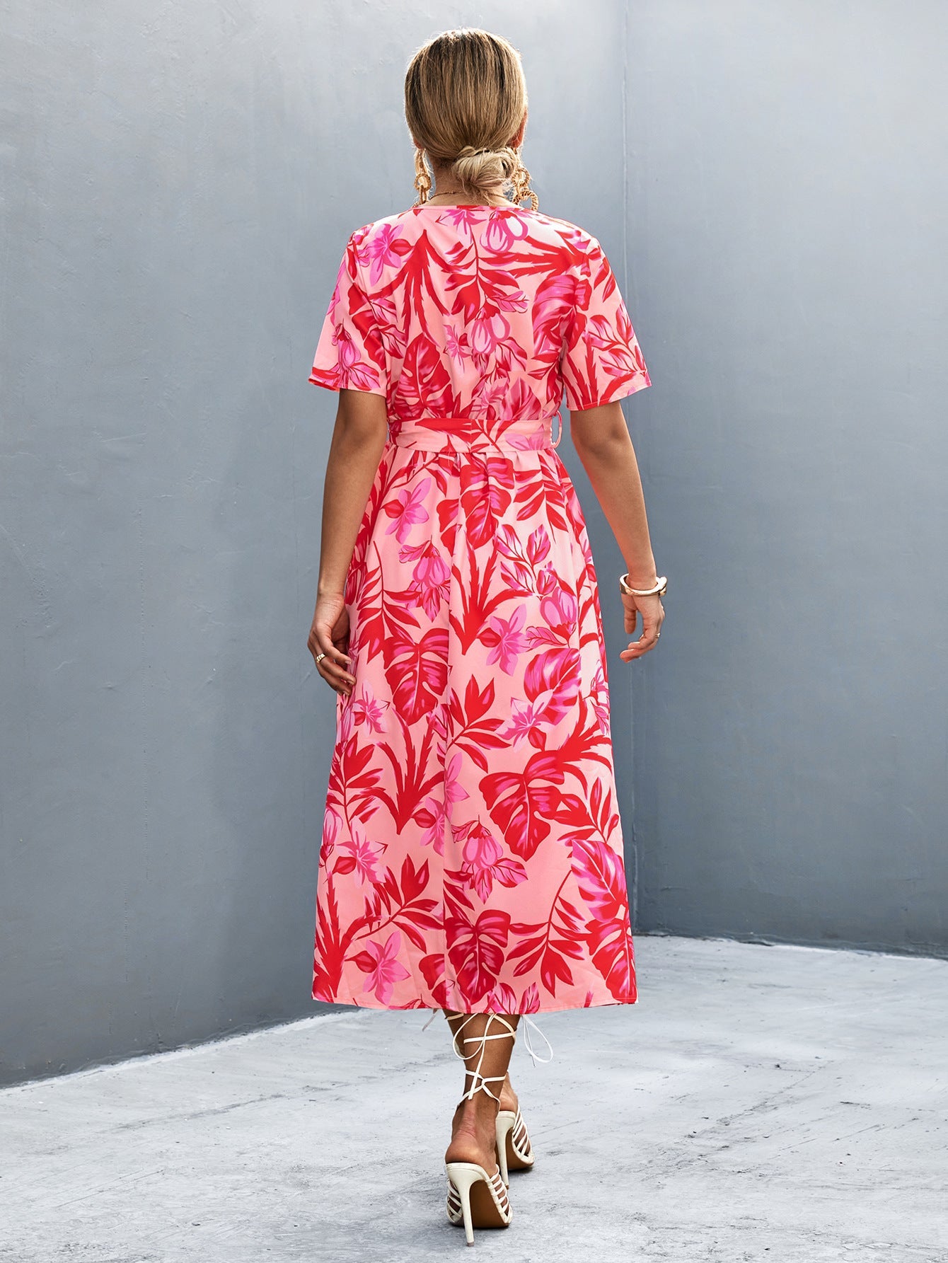 Damen Wickelmaxikleid mit floralem Muster und eleganter Schärpe R&B