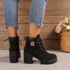 Damen Schnürstiefeletten mit markanten Profilsohlen und elegantem Anhänger R&B