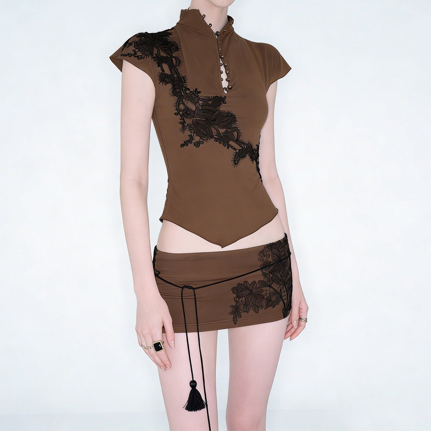 Damen Elegantes Spitzenoberteil mit modischen Knopfdetails R&B