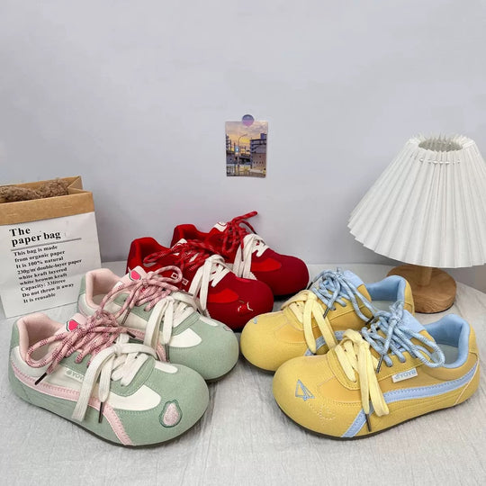 Damen Sportliche Sneakers mit innovativer Schnürung und farbenfrohem Design R&B