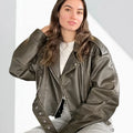 Damen Kunstleder Bikerjacke mit weitem Schnitt und umfangreichen Details R&B