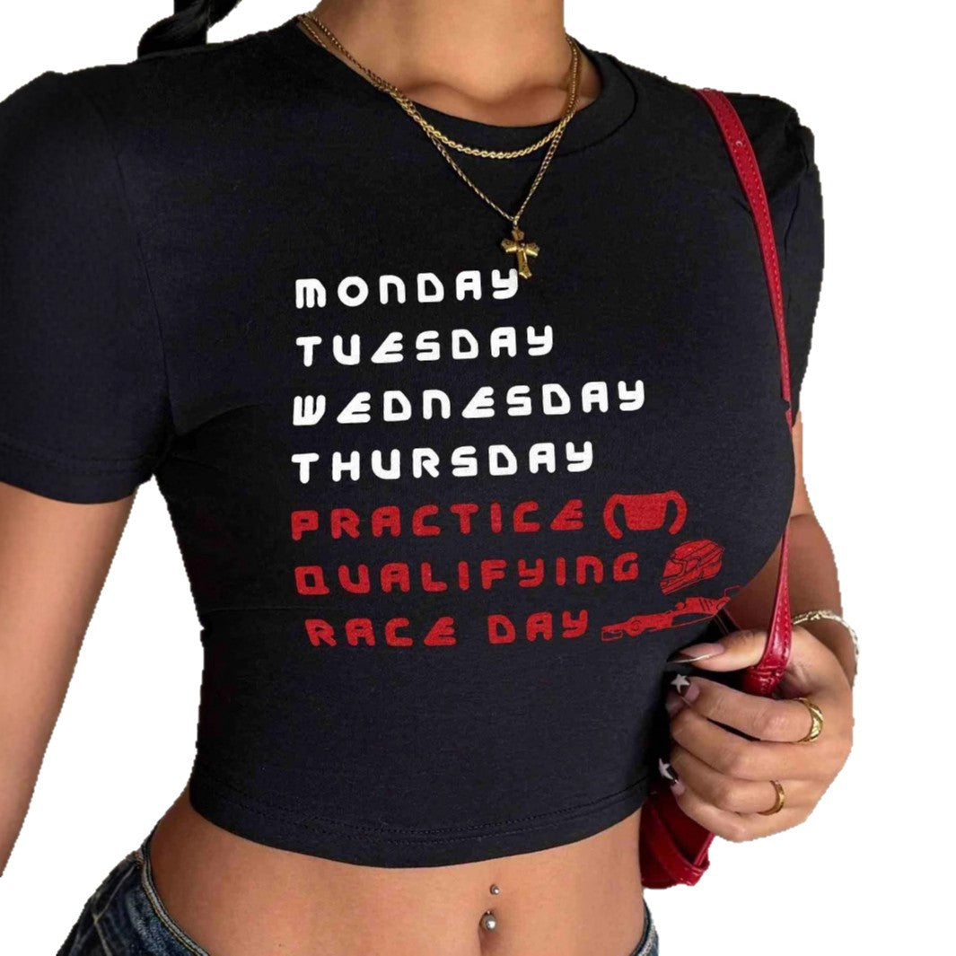 Damen Crop-T-Shirt mit stylischem Rennsport-Motiv und charmantem Schriftzug R&B