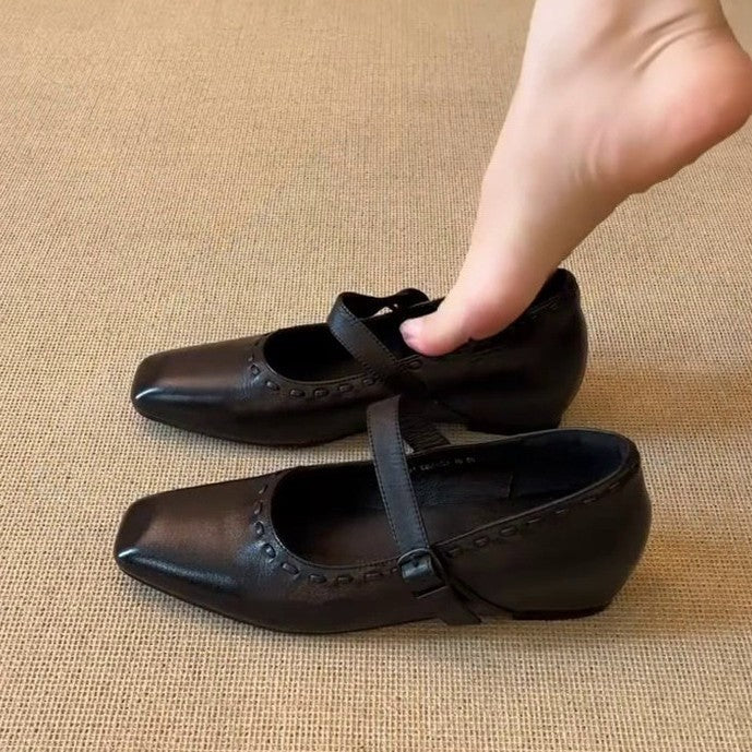Damen Ballerina mit elegantem Riemen und modischem quadratischem Zehenbereich