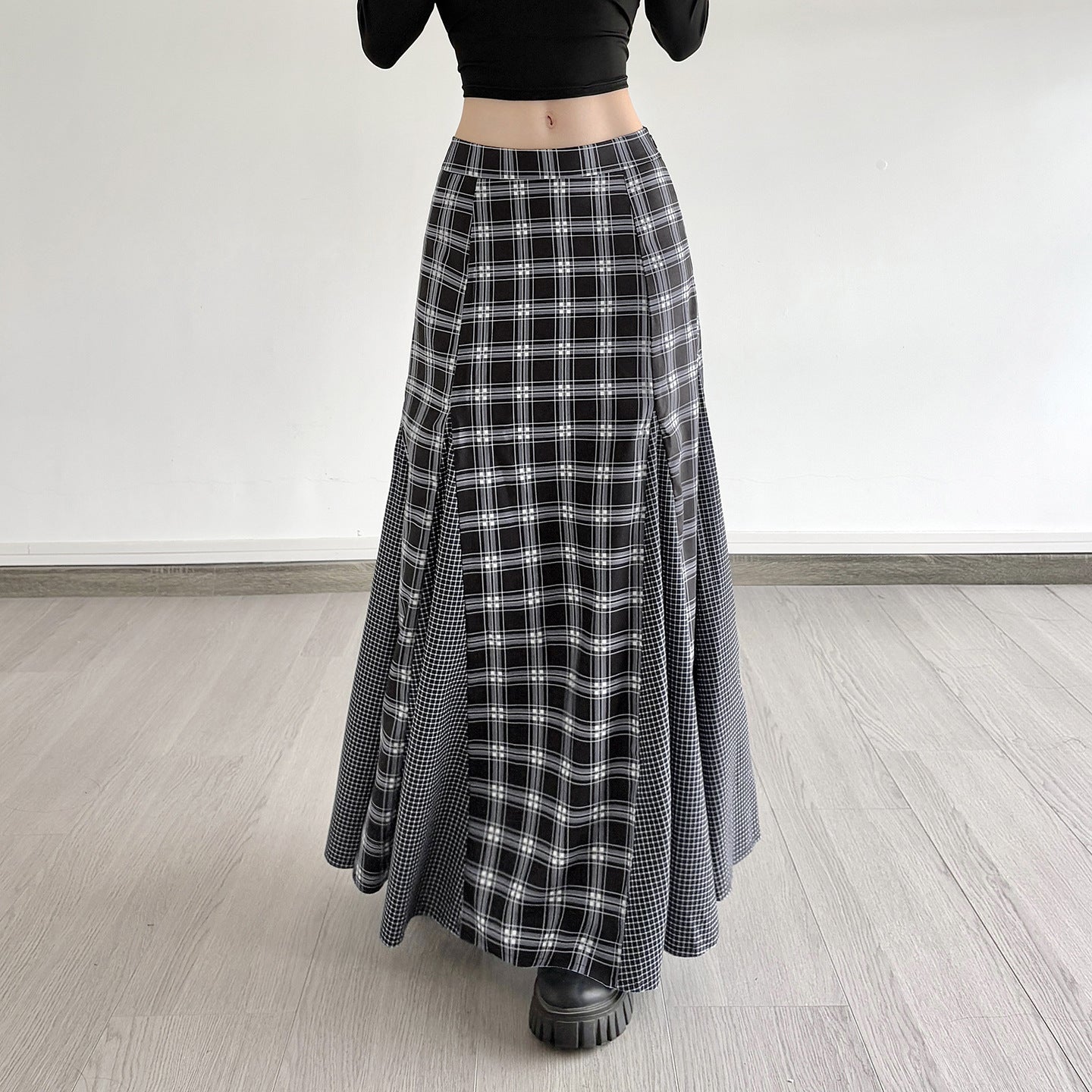 Damen Maxirock mit R&Brnem Karomuster und eleganter Schlitzgestaltung R&B
