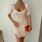 Damen figurbetontes Minikleid mit Rippenmuster und tiefem V-Ausschnitt R&B