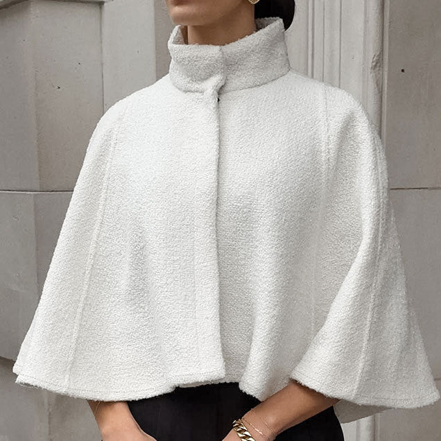 Damen Oversized Wollcape mit hohem Kragen und Knopfdetail R&B