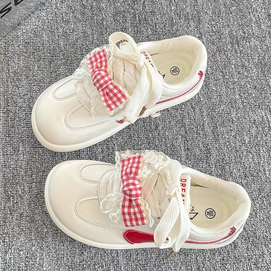 Damen Sneaker mit detailverliebtem Rüschen-Design und süßen Schleifen von R&B