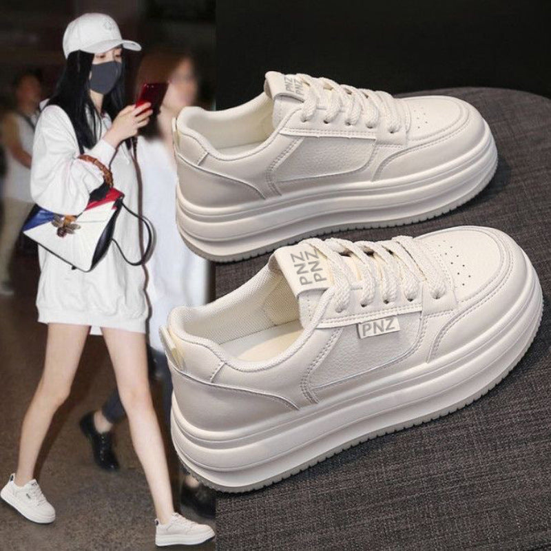 Damen Plattform Sneakers mit dämpfender Sohle und modernem Design R&B