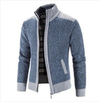Herren Strickjacke mit hohem Kragen und kariertem Innenfutter