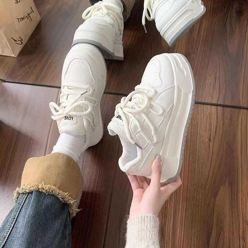 Damen Komfortable Chunky Sneakers mit dämpfender Sohle und innovativem Design R&B
