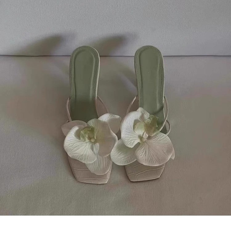 Damen Sandalen mit floralen Akzenten und elegantem Design R&B