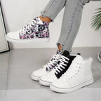 Damen High-Top Sneakers mit floralem und Totenkopf-Muster R&B