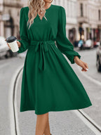 Damen Kleid mit V-Ausschnitt, Taillengürtel und eleganten langen Ärmeln R&B
