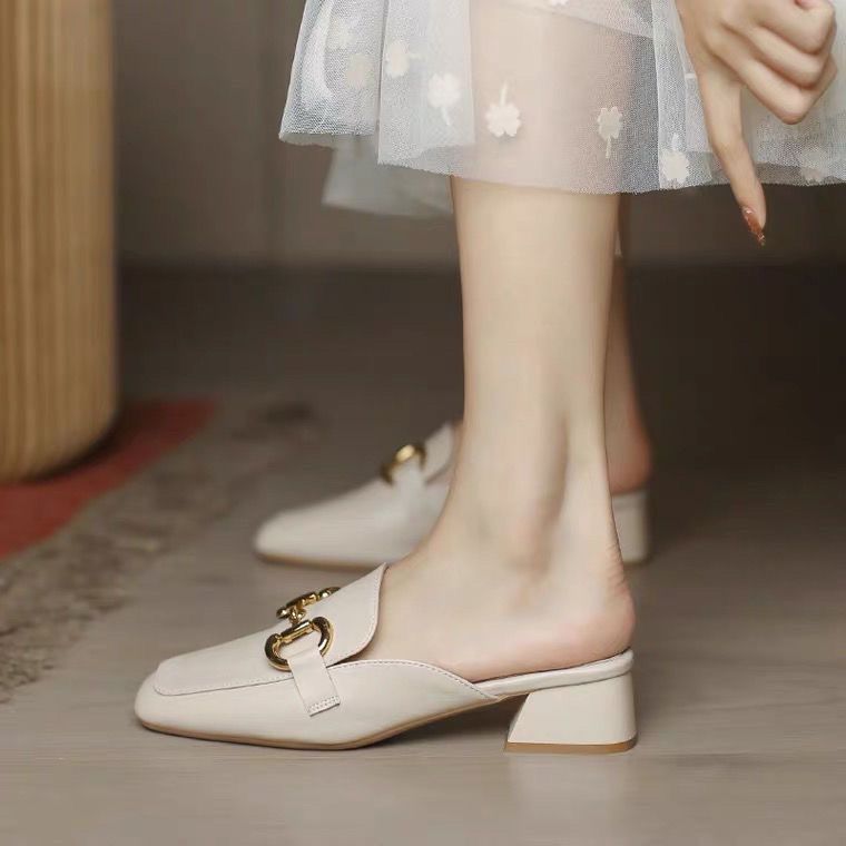 Damen Elegante und bequeme Mules mit geschlossenen Zehen und modischen Details R&B