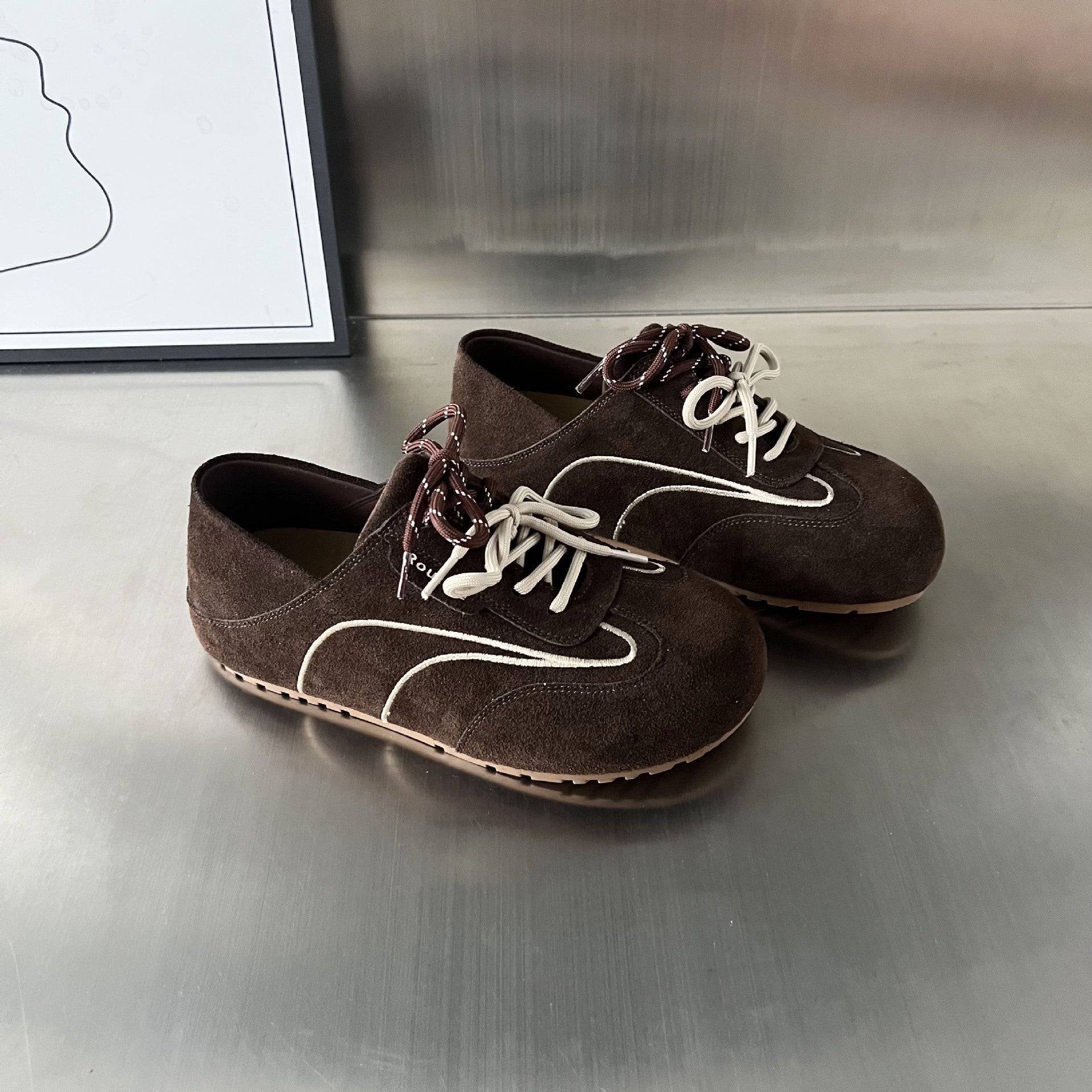 Damen modische Wildleder-Sneaker mit stilvollem Design und innovativem Schnürsystem R&B