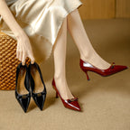 Damen elegante spitze Pumps mit modischem Riemen und komfortablem Absatz
