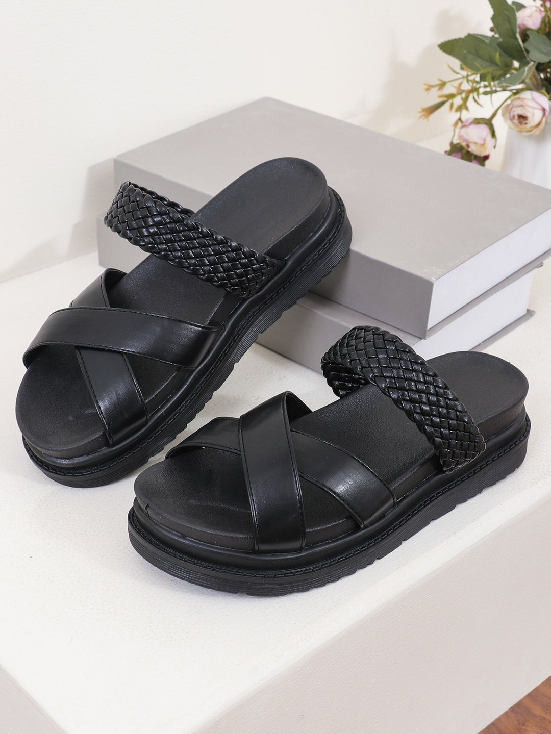 Damen Woven-Badesandalen mit Kreuzriemendesign und rutschfester Sohle R&B